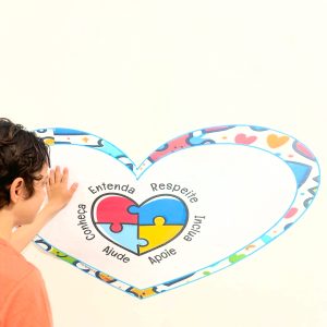 Cartaz sobre o Dia da Conscientização do Autismo